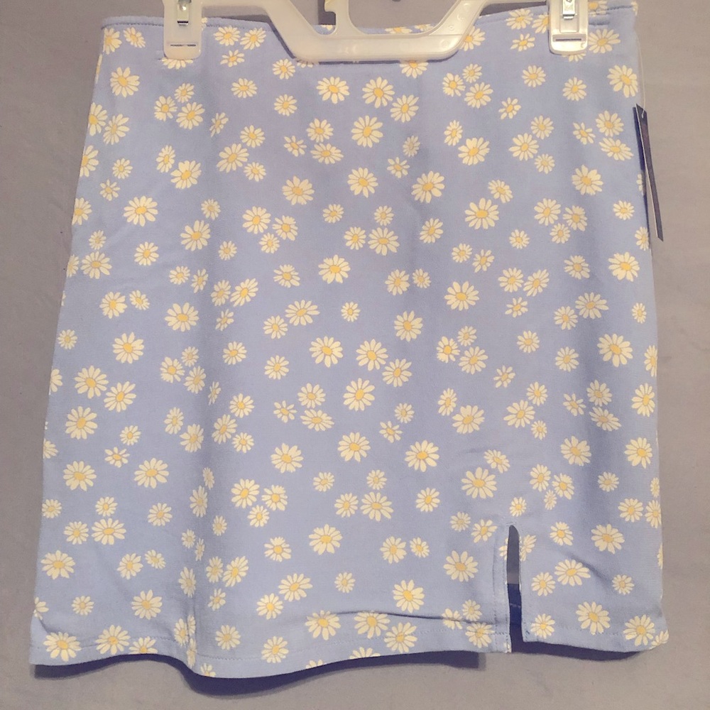 No Boundaries light blue skirt with daisies.  NWT.